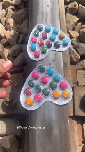 TRAIN vs चॉकलेट बीन्स | Satisfying Crunchy Candy Crush #shorts