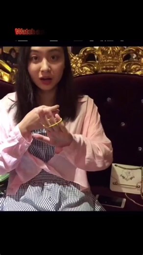 Want to impress everyone at your next hang out? 🥳 Learn how to make a simple rubber band teleport straight through someone's hand with this easy visual trick! #magictrick #magicrevealed #rubberbandmagic #behindthescene #learnontiktok