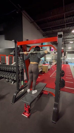 Smith Machine Step ups