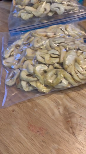 63K views · 1.4K reactions | Dried Apples! I’m so excited I found a bunch of dried apples for all my old timey recipes! Stack cakes are so good made with them! #mountaincookinwithmissy #appalachianways #appalachiancooking #oldfashioned #foodie #chef #preservingfood #driedapples #southeastkentucky #diy | Mountain Cookin’ with Missy | Facebook