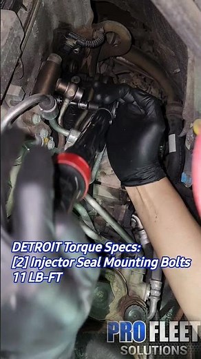DD15 Rear Fuel Line 6th Injector Seal Replacement Quick Video #diesel #trucking #diy #freightliner
