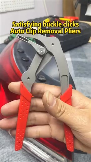 Easily remove clips, fasteners, and trim with this spring-loaded tool 🚗. Its ergonomic handles ensure a secure, comfortable grip while providing precise control for damage-free disassembly. Made from durable materials, it guarantees long-lasting performance and helps save time during repairs, making it an essential tool for auto mechanics and DIY enthusiasts alike 🔧. Perfect for working on both interior and exterior trim without causing damage to your car's surfaces 🚙! | Dailyard