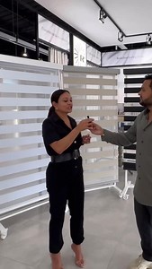 Todo lo que necesitas saber sobre las cortinas Duo Shades, tanto Daylight como Blackout. ¿Hay otro tipo de cortina del que te gustaría que hablemos con más detalle? ¡Déjalo en los comentarios! | Cortinas Ready-Shades