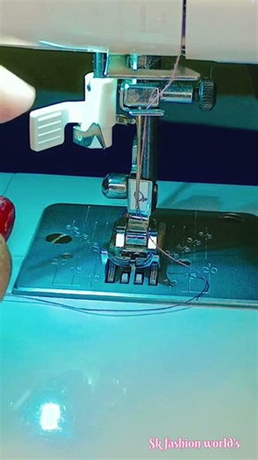 singer sm024 মেশিনে কিভাবে সুতা ভরাতে হয়। #sewing #singar