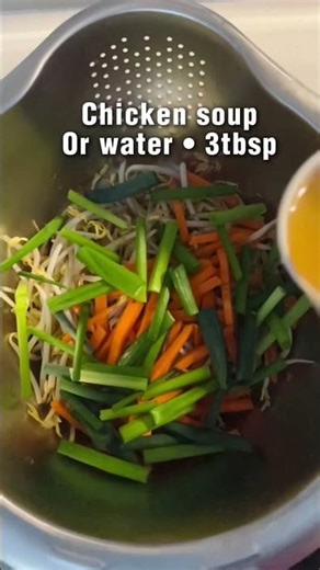 Simple ingredients. Big flavor . Bean sprouts stir fry #stirfry #easyrecipe #umamidaily #shorts