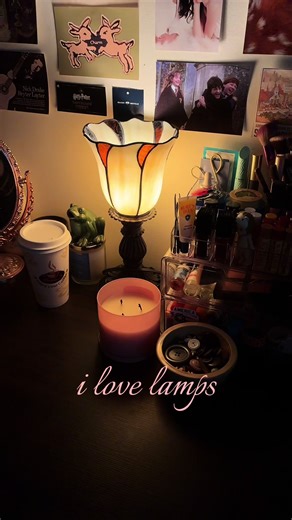 Beautiful Tiffany Lamps for a Cozy Room Tour