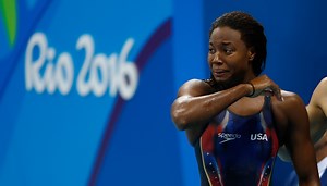 Simone Manuel Makes History As The First African-American Woman To Win Olympic Gold In Swimming