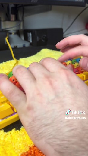 I love showing off my keyboard 🥰 #keyboard #keycaps #quackity #gaming | duck keyboard