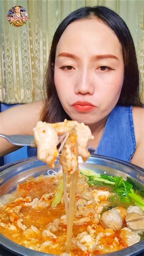 Slurp some hot suki with crispy vegetables #suki #food #foodie #SaoPun eats spicy food