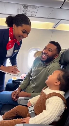 Baby’s In-Flight Proposal Has Everyone Laughing! ✈️💍😂 #CuteMoment #AirplaneStories”