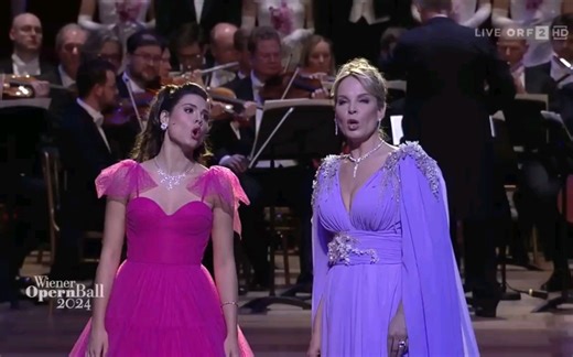 Elina Garanca & Serena Sáenz演唱奥芬巴赫歌剧“霍夫曼的故事”中女声二重唱