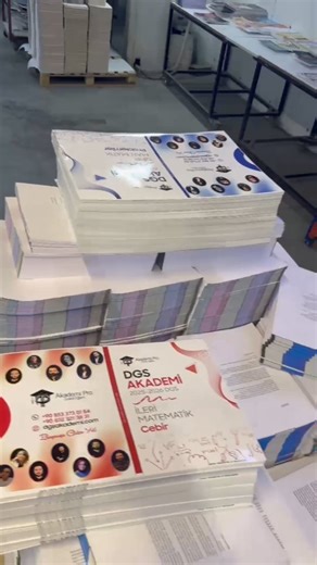 Akademi Programları | Dgs Kursu on Instagram: "📚 Bu videoda gördüğünüz şey bir kitap basımı değil. Bu, DGS’ye birebir hazırlığın mutfağı. Basılan her sayfa, DGS öğrencilerimiz için ücretsiz hazırlanan ve sınavla \u00100 paralel ilerleyen bir çalışma sisteminin parçası. 🎯 Bu içerikler: ✔️ Tamamı DGS çıkmış sorularıyla birebir örtüşür ✔️ Konu sıralaması DGS mantığına göre ilerler ✔️ Gereksiz hiçbir başlık içermez ✔️ “Bilgi öğretmez”, net kazandırmayı hedefler 📌 Bu kitaplar satılmıyor. 📌 Ayrı b