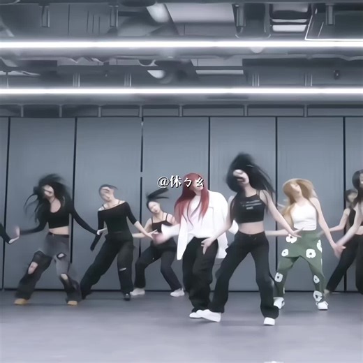 #CapCut 秒變辣妹😎🫰🏻‼️#韩欣专属标签 #seungmin真愛粉🙀 #aespa #金冬天winter @🫂梨 狸.ᐟ.ᐟ @辰ㄗ>