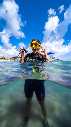 Priscila Fantin on Instagram: "Mergulhar com cilindro é experimentar outra dimensão. Tudo acontece num tempo diferente e o nosso corpo também. Uma das experiências de maior desafio psicológico pra quem tem uma porção de claustrofobia, como eu. Paradoxalmente, a prática da respiração, o contato com a água e a contemplação subaquática, diminuem a ansiedade (fato comprovado). Foi um exercício profundo e LINDO ao mesmo tempo. Mais uma “primeira vez” pra manter o cérebro jovem 🙌🏼 Escola de mergulho
