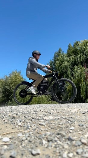 ⭐️⭐️⭐️⭐️⭐️“Having a blast with this bike! Solid, fast, intuitive, and looks great as well. Super easy to ride around town, makes the work commute much more enjoyable. Happy with the purchase, looking forward to getting a lot of use out of this for many years!” -Jon | Vintage Electric