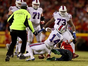 Stefon Diggs lighting up a Chiefs fan that ran on the field is the best part of the best playoff game of all time