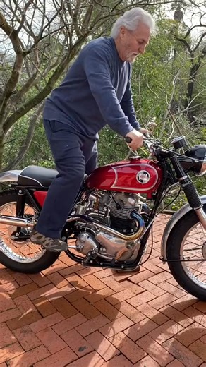Brad Lackey (1982 500cc World Motocross Champion) starting his 1967 Norton P11 (745cc parallel twin engine). This bike is now FOR SALE, more details below. P11s were Norton's #134 | Abigail Martin
