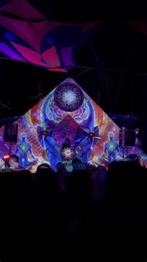 Fractal Dimension on Instagram: "Yara Deviant Force Records blasteando en 🌴Tribal Gathering Teaser México (Happy new year), Playa del Carmen, Qroo, México 🇲🇽"