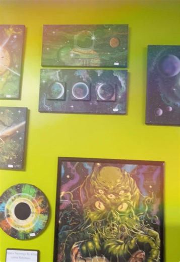 Artwork by Lorrie Robinson #alien #alienart #alieninkhouse #space #spacepaintings