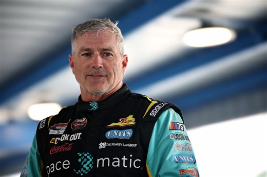 Former NASCAR champion Bobby Labonte returns to racing with Whelen Modified Tour appearance in 2024