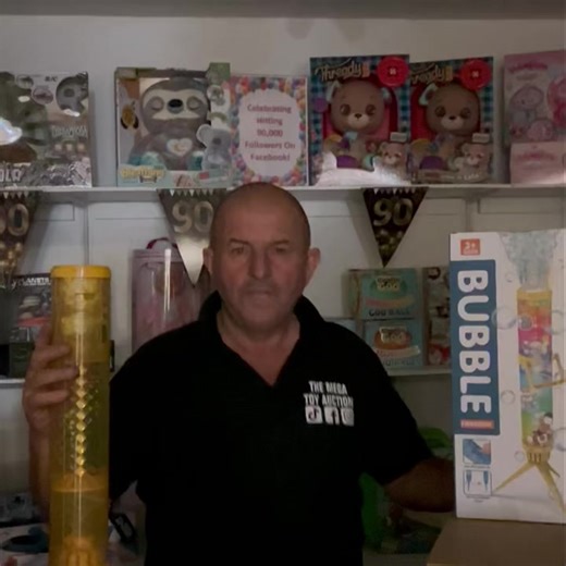 🎉Don’t miss our super cool Bubble Firework launchers with rechargeable batteries!🎉 🌟ONLY £10!🌟ONLY £10!🌟ONLY £10!🌟 How cool are these! LED Lights all built in, tripod stand included or hand held handle and the very best bit ….. ✅rechargeable batteries included too! These are the ultimate kid friendly alternative to fireworks! 🎆 🛍️Visit our website to order https://www.themegatoyauction.co.uk | The Mega Toy Auction