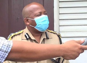 30K views · 327 reactions | Compol Williams on Jemmott post mortem, updating the family and the investigation. During the weekly press briefing today in Belmopan, the first topic of discussion was death of Superintendent Jermott. Police Commissioner Chester Williams ran the briefing himself and spoke about the post mortem, his updates to the family and the investigation into the death at San Pedro. | News 5 Live | Facebook