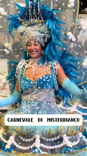 Il Carnevale di Misterbianco è molto più di una festa: è un’esplosione di colori, arte e tradizione che trasforma le strade di Misterbianco in un palcoscenico a cielo aperto 🎭✨ Conosciuto come il “Carnevale dei Costumi più belli di Sicilia”, questo evento è un vero spettacolo di creatività e passione. Ogni anno, gruppi in maschera lavorano per mesi per realizzare abiti spettacolari, curati nei minimi dettagli: tessuti preziosi, ricami scintillanti, strutture imponenti e coreografie studiate per