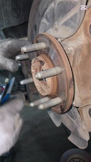 Diagnosing Clutch Gear Noise in Ford Expedition 4x4