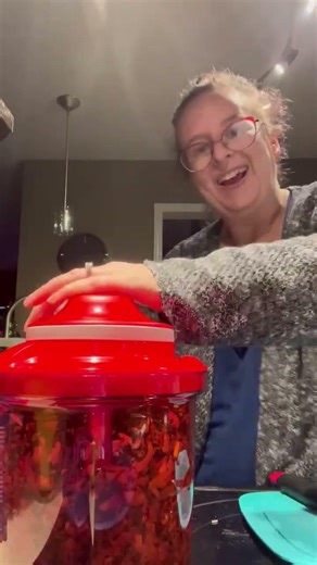 Do you love chopping up your onions and crying? #chopper #crying #best #easy #love