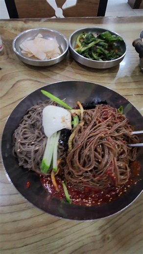 🇰🇷 한국 칡냉면 10,000원 시원합니다 🇰🇷 Korean arrowroot naengmyeon is 10,000 won. It's cool