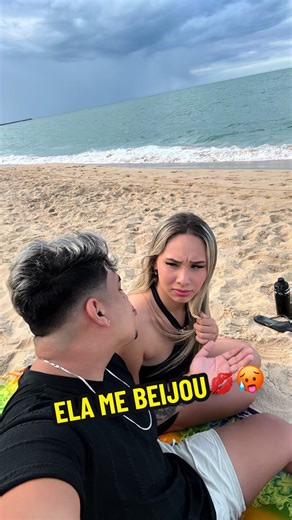 Lorinha Me Beijou na Praia - Momentos de Humor e Amor