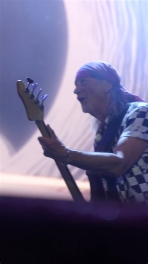 7.6K views · 63 reactions | Sedm dekád, přes 100 milionů prodaných alb, status jedné z nejvlivnějších rockových kapel všech dob. Deep Purple se vrací do Prahy s koncertem, který oslavuje jejich odkaz i současnou formu 落 ️ Středa, 7. října 2026  O2 arena, Praha Zajistěte si své místo na https://bit.ly/3LNKQ1l ❗️ | Live Nation CZ | Facebook