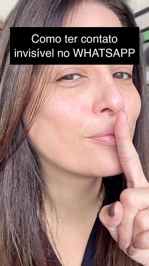 📲 Você sabia que pode ter um contato totalmente invisível no WhatsApp? Aprenda agora como fazer isso! 1️⃣ Abra o WhatsApp, selecione um contato e clique em Trancar Conversa para movê-la para conversas trancadas.2️⃣ Vá em Configurações > Ocultar Conversas Trancadas e crie um código secreto.3️⃣ Depois disso, a lista de conversas trancadas desaparece! Para acessar, use a Pesquisa, insira o código e pronto: acesso exclusivo e invisível! 🔒💡 Dica bônus: Use essa função para proteger informações imp