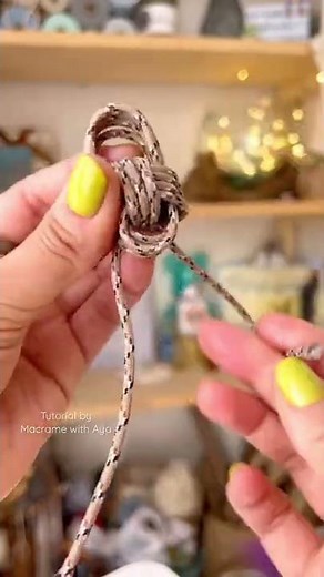 DIY Monkey’s fist knot keychain | Paracord | パラコードで作るモンキーノットのキーホルダー |モンキーフィストノット |猿のこぶし結び #shorts