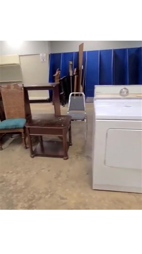 87K views · 2.1K reactions | Y'all never going to BELIEVE what I found a the Goodwill Outlet Bins #goodwill #goodwilloutlet | Julie's Designs & Signs | Facebook