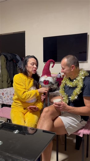 З Новим Роком🥳🤩💚 Інстаграм hot_one_kr #новийрік #будинокмрії #сімейнежиття