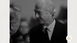 Do you recognise the double-awarded Nobel Prize laureate? Watch this unique clip showing Linus Pauling receive his second Nobel Prize in 1962. Eight years earlier he had received the prize in chemistry, in 1962 he received the peace prize. #NobelPrize | Nobel Prize