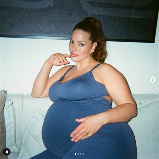 Ashley Graham shares intimate breastfeeding photo as she reveals names of twins