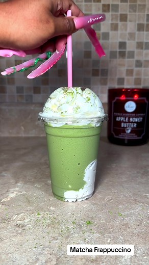 Cómo hacer un Frappuccino de Matcha en Casa