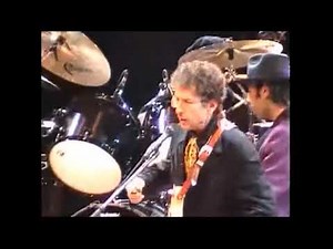 Bob Dylan "Rainy Day Women #12 & 35" LIVE 12 July 2001 Liverpool