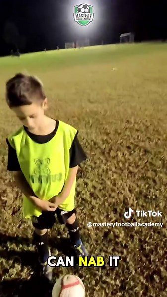 Mastering 1v1 Defending in Soccer