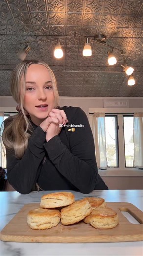 Revi on Instagram: "Easy biscuits 🧈 2 cups all purpose flour 1 tbsp baking powder 1 tsp sugar 1/2 tsp salt 1/2 cup butter 3/4 cup milk 425 for 12 min #recipe #easyrecipe #baking #biscuit #biscuits"