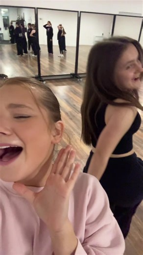 One from our drafts 😉 Little sing song inbetween filming 😂