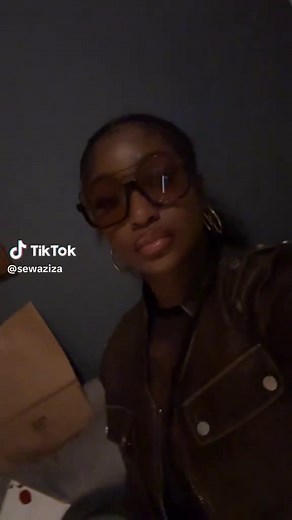 These shades turned up the look for sure 😍