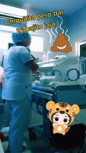 cuando se hacen caca hasta la espalda , bueno así fue y hasta las mantas jaja. NEONATOLOGÍA MI PEQUEÑO MUNDO 😷❤️👶