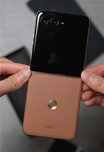 Introducing the Moto RAZR Plus in Mocha Mousse Pantone 2025!