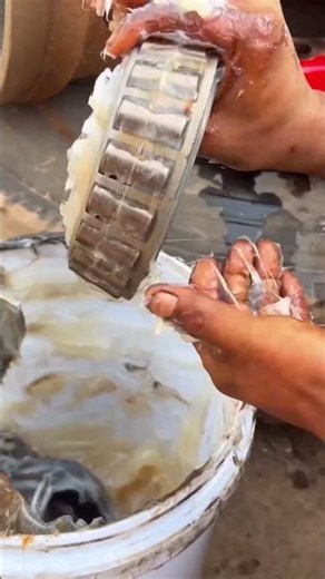 Wheel Hub Bearing Greasing Process | Heavy Duty Truck Maintenance 🔧 #reels #viral #mechanic #repair