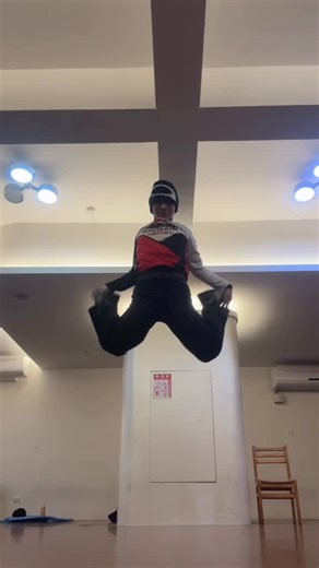 水番 小潘 | 一腳兩腳勾引我跌倒 差點來不及要加速度🫨 @dance__leem @genie_chuo @ballroomintaiwan #vogue #vogeing | Instagram