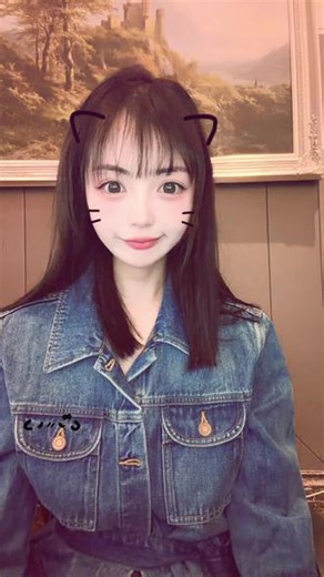 在发财和发光中，选择了发视频𝐲𝐞𝐞𝐞.ᐟ.ᐟ