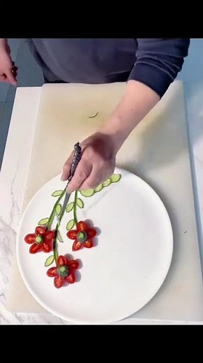 Simple and easy to learn plate decoration flowers # fruit and vegetable shapes # eat with a sense o
